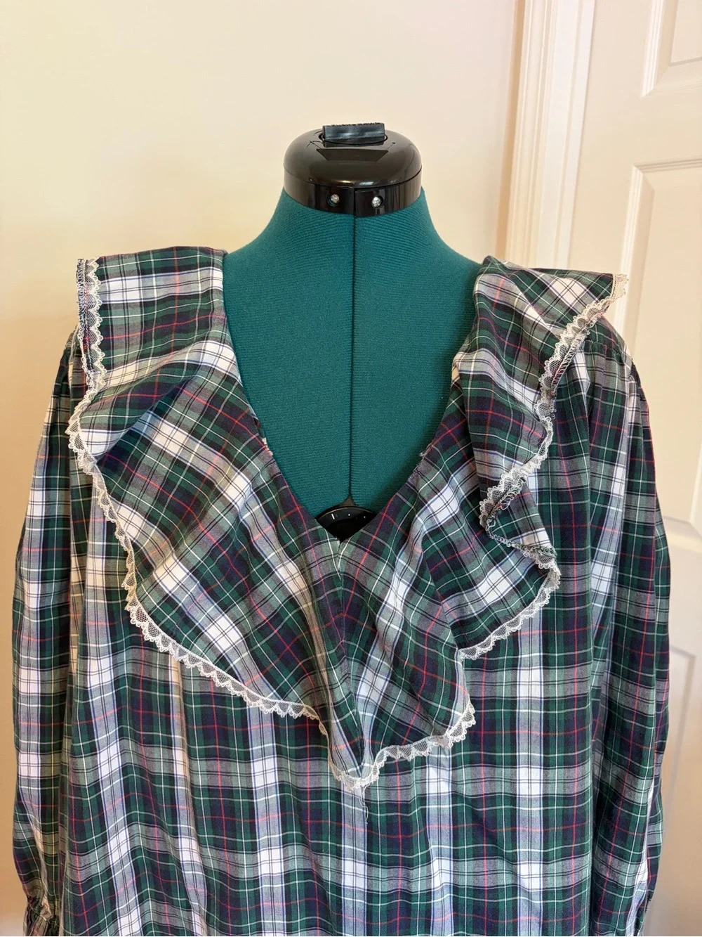 Vintage Victoria’s Secret Plaid Ruffle Collar Nightgown/Slip - Picture 3 of 5